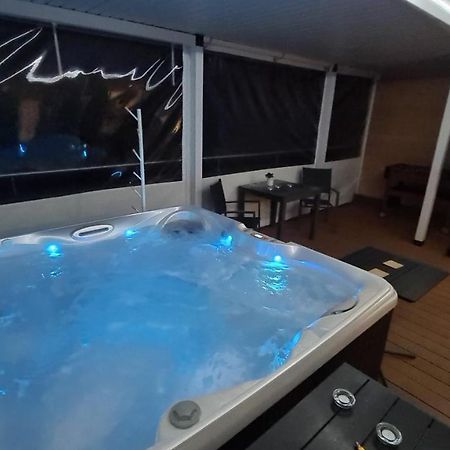 Apartament - Jacuzzi Rzeszów Exterior foto